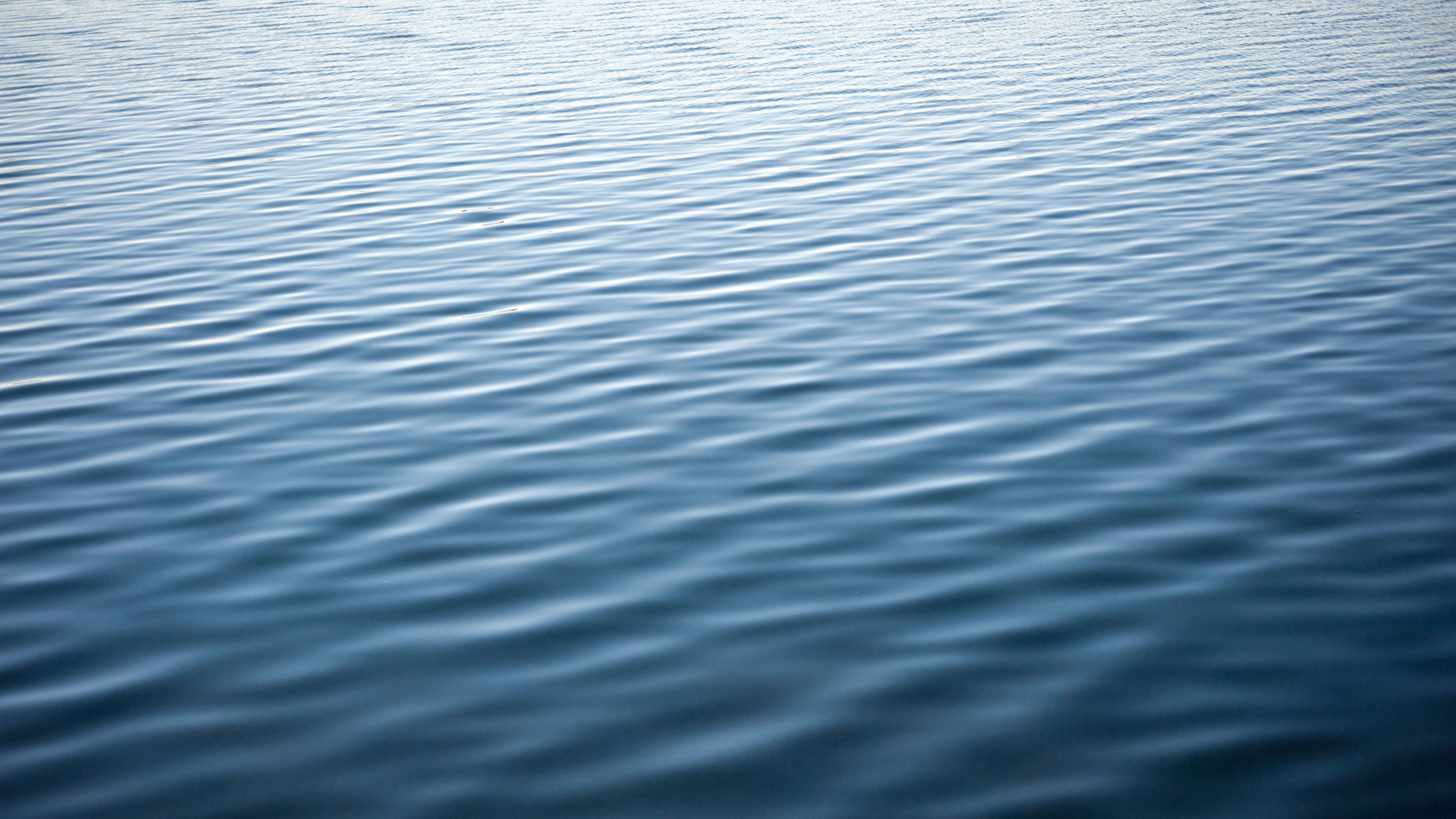 water ripples background image