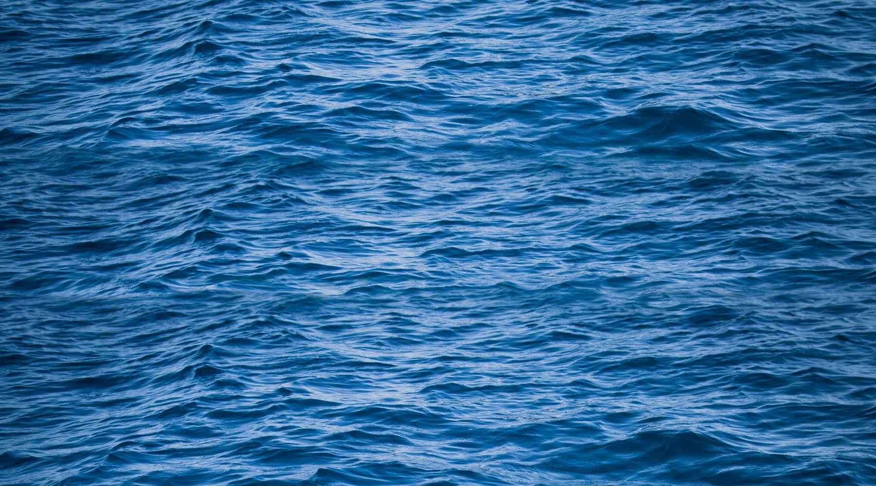 water ripples background image